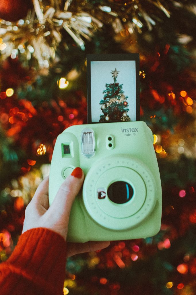 How to choose the best instant polaroid camera
